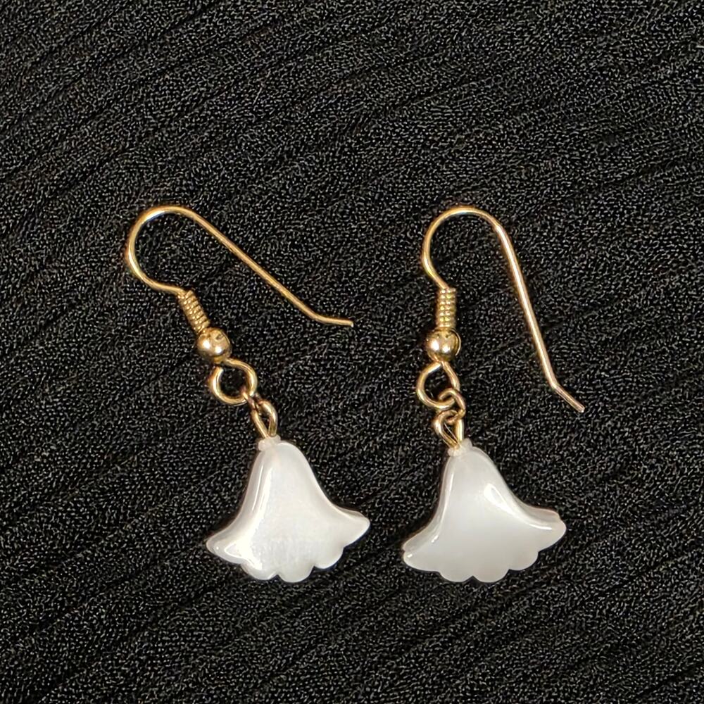Pearlescent White Bell Flower Dangle Earrings Gold Tone Cottagecore